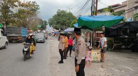 Kanit Binmas Iptu Kamra Junaedy Berpatroli Secara Stasioner (menetap) dan Mobile (bergerak), Jelang Berbuka Puasa, di wilayah Hukum Polsek Rumbai