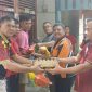 


Ket. Foto : Pengurus PPTSB Cabang Pekanbaru 1, Secara Simbolis Menyerahkan Bantuan Sembako Kepada Perwakilan Anggota PPTSB Yang Terdampak Banjir, Jumat (07/03/2025)