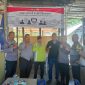 Ket. Foto : Kanit Binmas Polsek Binawidya, Iptu Kamra Junaedy, Meninjau Salah Satu Posko Forum Komunikasi Harkamtibmas.