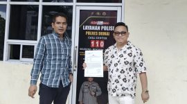 Ket. Foto : Hendy, S.H Bersama Rudi Gunawan, S.H. Kuasa Hukum Toton Sumali, di Polres Dumai, Saat Membuat Laporan Pencemaran Nama Baik. 