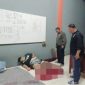 Ket. Foto : Babinsa dan Bhabinkamtibmas Kasikan, saat di TKP, yaitu Kantor Koperasi F. SPTI Kasikan (net) 
