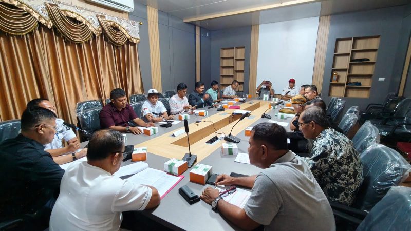 Ket. Foto : FPK Kabupaten Kampar yang dipimpin langsung oleh Ketua H. Sabri Abbas melakukan konsultasi ke Kantor Badan Kesatuan Bangsa dan Politik (Kesbangpol) Kabupaten Kampar, Rabu (12/11).