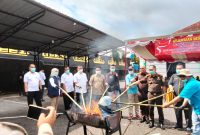 Ket. Foto : Kejari Way Kanan, Bersama Unsur Muspida, Musnahkan Barang Bukti Tindakan Kejahatan, di halaman Kantor Kejari Way Kanan Rabu,(19/11/2025)