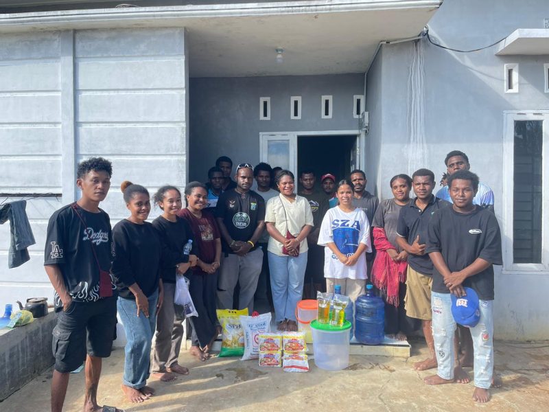 Ket. Foto : Julius Sundoy, Korwil Mahasiswa Papua, Kota Langsa Julius Sundoy, Bersama Mahasiswa Asal Papua. 