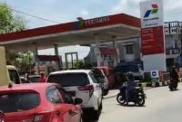 Ket. Foto : Salah Satu SPBU, yang saat ini masih berjalan, dan ketersedian BBM masih normal