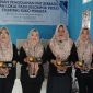 Ket. Foto : Kader Posyandu di Kelurahan Air Jamban, Duri Bengkalis menginisiasi dapur sehat dalam upaya menghadirkan makanan bergizi pencegahan stunting. 
