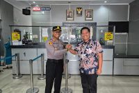 Keterangan foto : Kapolsek Medan Labuhan, AKP D. Raja Putra Napitupulu, Dalam Komando dengan Camat Medan Marelan, Zulkifli S. Pulungan, S.STP., M.AP., Saat Silaturahmi, Jumat (24/4/2026).