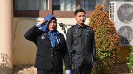 Keterangan foto : Sekretaris Daerah Kota Langsa, Dra. Suhartini, M.Pd, Jadi Pemimpin Upacara Saat Peringati Hari Otonomi Daerah ke-XXX Tahun 2026.