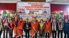 Ket. Foto : Foto bersama pengurusan Parsadaan Pomparan Toga Sinaga dohot Boru (PPTSB) periode 2026–2030.
