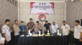Keterangan Foto: Polres Langsa memusnahkan 2,5 kilogram narkotika jenis sabu di ruang Satresnarkoba Polres Langsa, Rabu (13/5/2026).