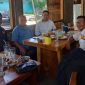 Keterangan foto : Fajar Menanti Simanjuntak, (ditengah) Ketua Harian Ikatan Batak Riau. (dok.ist) 

