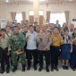 Keterangan Foto : Kapolsek Medan Labuhan AKP D. Raja Putra Napitupulu, S.I.K., M.M., bersama Camat Medan Labuhan dan Danramil saat menggelar rapat koordinasi Forkopimcam.