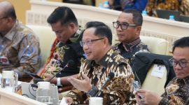 Keterangan Foto: Menteri Dalam Negeri Muhammad Tito Karnavian saat memaparkan rencana kerja Kemendagri tahun 2027 dalam Rapat Kerja bersama Komisi II DPR RI di Kompleks Parlemen, Senayan, Jakarta, Kamis (11/6/2026).
