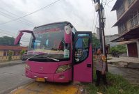 Keterangan Foto: Suasana pelepasan 200 warga penerima bantuan sosial di halaman Kantor Polsek Medan Labuhan. (dok.Ist)