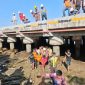 Keterangan Foto: Tim SAR gabungan saat mengevakuasi jenazah Suhandi (27) yang ditemukan tewas usai jatuh ke Sungai Siak, (dok.ist) 