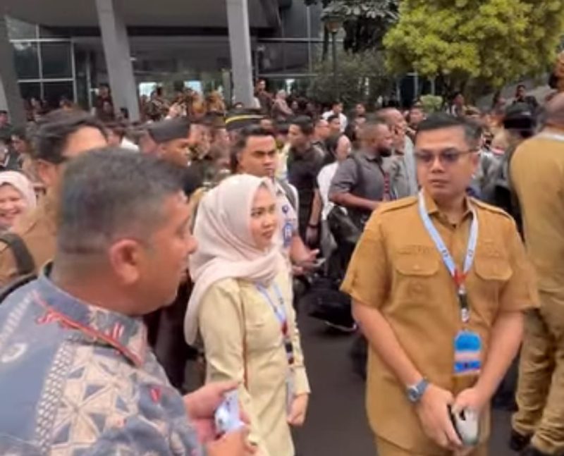 Keterangan foto : Wali Kota Langsa, Jeffry Sentana, hadir di tengah-tengah masyarakat
