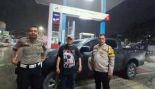 Keterangan Foto: Personel Polsek Medan Labuhan melaksanakan Patroli Kegiatan Rutin Yang Ditingkatkan (KRYD) di sejumlah titik rawan guna menjaga keamanan dan ketertiban masyarakat (Kamtibmas).