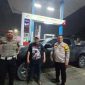 Keterangan Foto: Personel Polsek Medan Labuhan melaksanakan Patroli Kegiatan Rutin Yang Ditingkatkan (KRYD) di sejumlah titik rawan guna menjaga keamanan dan ketertiban masyarakat (Kamtibmas).