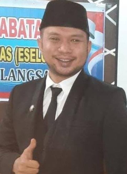 Keterangan Foto: Camat Langsa Barat, Andre Isvani, S.STP., M.A.P., saat memantau pelaksanaan Pilchiksung di Gampong Simpang Lhee, Minggu (19/7/2026)

