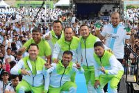 Keterangan Foto: Ribuan peserta memadati Lapangan Mapolda Riau dalam Riau Bhayangkara Run 2026 bertema 