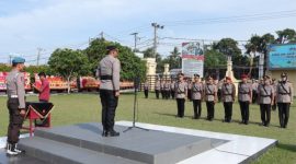 Keterangan foto: Kapolres Kampar AKBP Boby Putra Ramadhan Sebayang bertindak sebagai Inspektur Upacara dalam rangkaian serah terima jabatan (sertijab) empat posisi strategis di lingkungan Polres Kampar,Jumat (3/7/2026).

