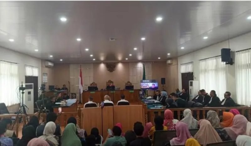 Keterangan Foto: Suasana sidang pembacaan tuntutan terhadap Gubernur Riau nonaktif, Abdul Wahid, di Pengadilan Negeri Pekanbaru. (dok.ist) 

