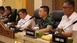 Keterangan foto: Asisten Operasi (Asops) Kasdam XIX/Tuanku Tambusai mewakili Pangdam dalam Rapat Koordinasi Wilayah dan Rapat Koordinasi Pengamanan yang digelar pada Rabu (15/7/2026) bertempat di Ruang Melati Lantai 3 Kantor Gubernur Riau.(dok.ist) 