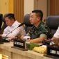 Keterangan foto: Asisten Operasi (Asops) Kasdam XIX/Tuanku Tambusai mewakili Pangdam dalam Rapat Koordinasi Wilayah dan Rapat Koordinasi Pengamanan yang digelar pada Rabu (15/7/2026) bertempat di Ruang Melati Lantai 3 Kantor Gubernur Riau.(dok.ist) 