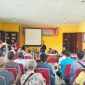 Keterangan Foto: Suasana musyawarah antara pemerintah desa, Ninik Mamak, petani, dan pengusaha peron di Aula Kantor Desa Padang Mutung, Jumat (17/7/2026), membahas polemik dugaan intimidasi dan pemaksaan penjualan TBS ke peron yang disebut-sebut milik Pebriyan Winaldi.(dok.ist) 
