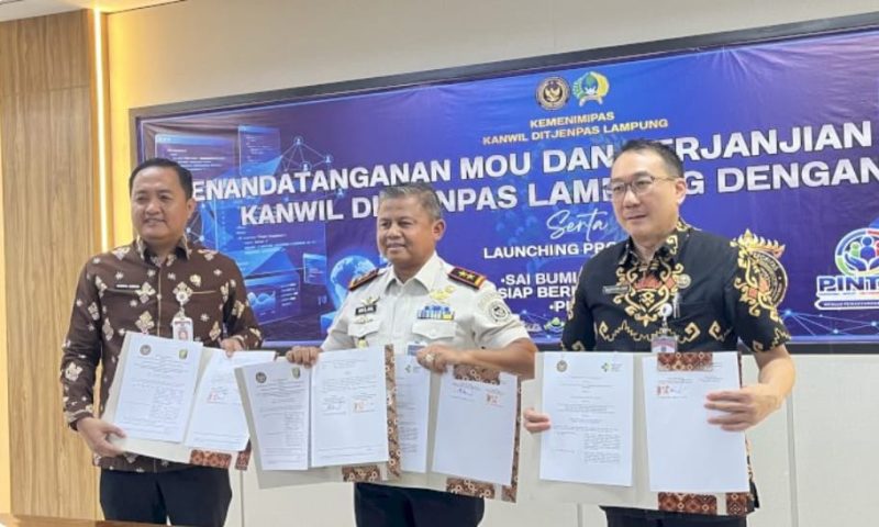 Keterangan Foto :Kepala Dinas Pendidikan dan Kebudayaan Provinsi Lampung, Thomas Amirico, saat menandatangani nota kesepahaman (MoU) dengan Kantor Wilayah Direktorat Jenderal Pemasyarakatan (Kanwil Ditjenpas) Lampung. 