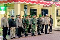 Keterangan foto: Suasana apel gabungan Polres Langsa di halaman Mapolres, Jumat malam (14/8/2026). 