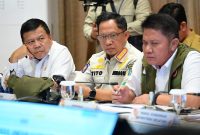 Keterangan Foto: Mendagri Muhammad Tito Karnavian saat mengikuti Rapat Satgas Karhutla Provinsi Sumatera Selatan di Posko Utama Satgas Karhutla, Kota Palembang, Senin (24/8/2026).