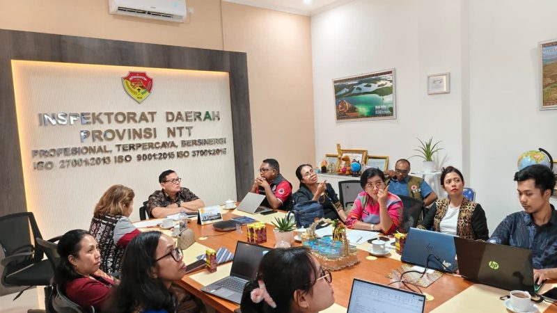 Keterangan Foto: Pelaksana Tugas (Plt.) Inspektur Jenderal Kemendagri, Bachril Bakri, saat memimpin rapat monitoring dan pendampingan percepatan penggunaan Bantuan Presiden untuk korban gempa di NTT.