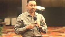 Keterangan Foto: Ekonom Riau, Dahlan Tampubolon. (dok.ist) 