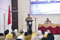 Keterangan Foto: Bupati Tapanuli Tengah, Masinton Pasaribu, saat memberikan arahan di hadapan perangkat daerah (OPD) Pemkab Tapteng, Senin (7/9/2026).