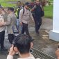 Keterangan foto: Bupati Tapteng Masinton Pasaribu menyambut Kunker Mendagri Tito Karnavian di Bandara Ferdinand Lumban Tobing, Kecamatan Pinangsori, Tapanuli Tengah.