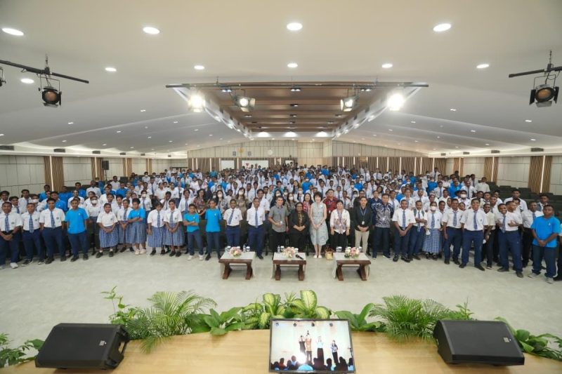 Keterangan foto: Wakil Menteri Dalam Negeri (Wamendagri) Ribka Haluk saat melakukan kunjungan kerja ke Sekolah Lentera Harapan (SLH) Gunung Moria, Kecamatan Kelapa Dua, Kabupaten Tangerang, Banten, Jumat (11/9/2026).
