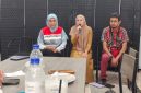 Keterangan foto: Lidia Sari, Officer CID Zona Rokan South; Kepala UPT (Unit Pelaksana Teknis) Dinas Sosial Provinsi Riau Anahartini Ropaniputri, S.E., M.M.; dan Viktoria, Senior Officer Public Relations, di Ruang Setara Coffee.