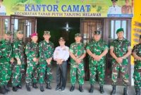 Keterangan Foto: Tim Penyuluh Karhutla Mabes TNI yang dipimpin Kolonel Elektronika (Lek) Aris Setianta saat menggelar kegiatan penyuluhan dan pencegahan Karhutla di Aula Kantor Camat TPTM, Rabu (2/9/2026).