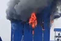 Keterangan Foto: Tangkap Layar suasana kebakaran di PT EVYAP, KEK Sei Mangkei, Simalungun, Kamis (3/9/2026). (dok. ist)