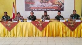 Keterangan foto: Tim penyuluh Karhutla Mabes TNI di Aula Kantor Camat Simpang Kanan, Jalan M. Yazid Hamta, Kelurahan Simpang Kanan.