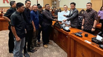Keterangan foto: Tokoh masyarakat Beutong Ateuh Banggalang menyampaikan aspirasi terkait investasi kepada Komisi III DPR RI dan diterima Ketua Komisi III DPR RI Habiburokhman, S.H., M.H., di Gedung MPR/DPR RI, Senayan, Jakarta.(dok.iat) 