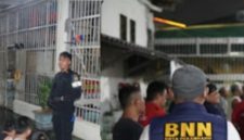 Keterangan foto: Suasana saat petugas melakukan pemeriksaan terhadap seluruh penghuni Lapas.
