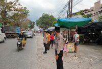 Kanit Binmas Iptu Kamra Junaedy Berpatroli Secara Stasioner (menetap) dan Mobile (bergerak), Jelang Berbuka Puasa, di wilayah Hukum Polsek Rumbai