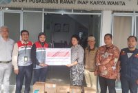 Ket. Foto : Pertamina Hulu Rokan (PHR) menyalurkan bantuan obat-obatan bagi warga terdampak banjir di Kecamatan Rumbai, Pekanbaru, Kamis (13/3/2025).