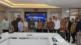 Ket. Foto : Ketua Tim Perumahan PWI Pusat yang juga Ketua Bidang Kerja Sama dan Kemitraan PWI Pusat Tundra Meliala, bersama perwakilan organisasi media lainnya; SPS, ATVSI, ATVLI, ATVNI, ATVSDI, PRSSNI, AMSI, SMSI, dan JMSI.
