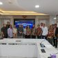 Ket. Foto : Ketua Tim Perumahan PWI Pusat yang juga Ketua Bidang Kerja Sama dan Kemitraan PWI Pusat Tundra Meliala, bersama perwakilan organisasi media lainnya; SPS, ATVSI, ATVLI, ATVNI, ATVSDI, PRSSNI, AMSI, SMSI, dan JMSI.