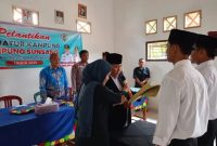 Ket. Foto : Mulyadi, Kepala kampung Sunsang melantik Dua Aparatur kampung Yang Baru