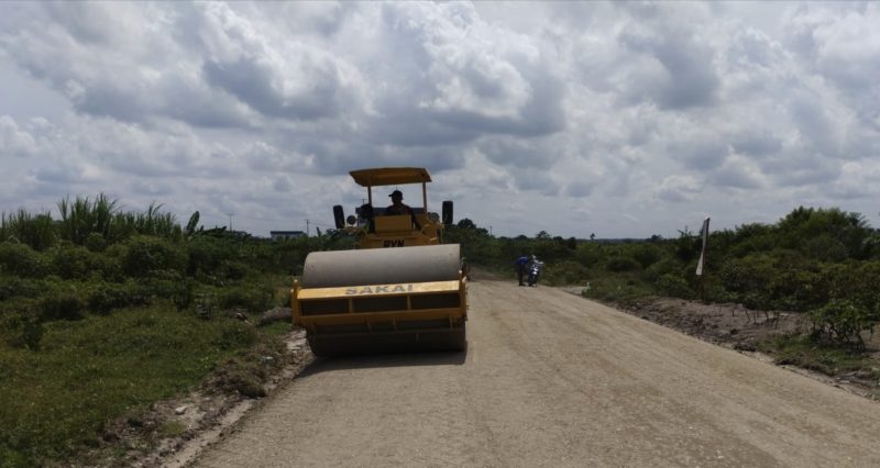 Ket. Foto : Kondisi terkini peningkatan 
jalan di lingkungan Kampus UNSAM