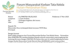 Ket. Foto : Surat Koalisi Masyarakat Untuk Marwah Riau (KOMMARI) & surat Forum Masyarakat Korban Tata Kelola Hutan Pertanahan Riau (Formasi Bantala Hutanu)

